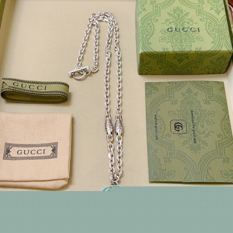 G*u*i necklaces